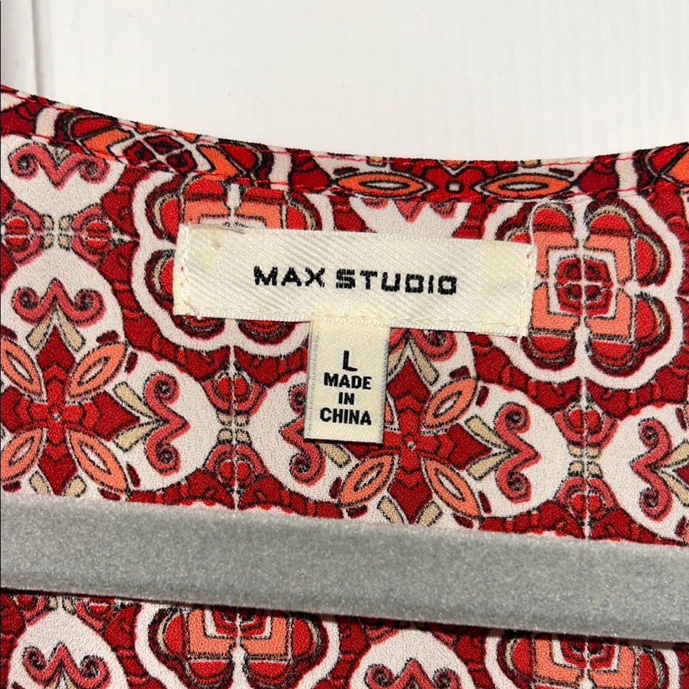 Max Studio Women's Red Patterned Top - Picture 2 of 7